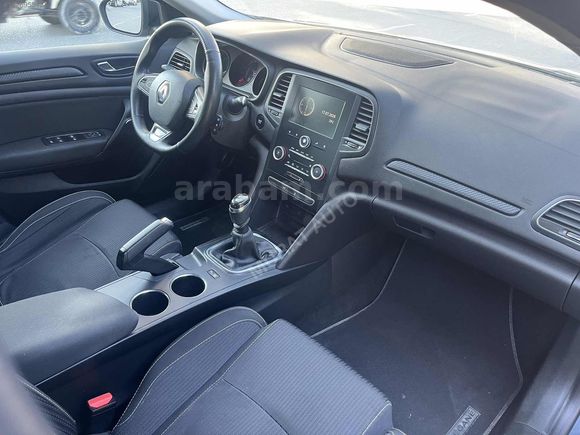 MURAT AUTO'DAN HATASIZ BOYASIZ TRAMERSİZ RENAULT MEGANE