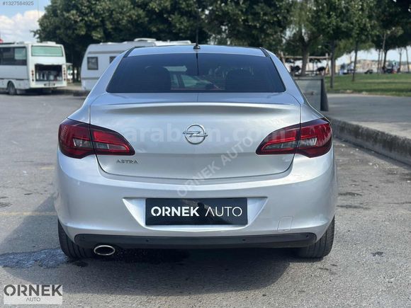 TR DE TEK OPEL ASTRA 2020 MODEL 19.000 BİN KM DE OTOMATİK
