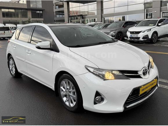 2013 Auris 4D4 Otomatik Vites/Premium/Cam Tavan
