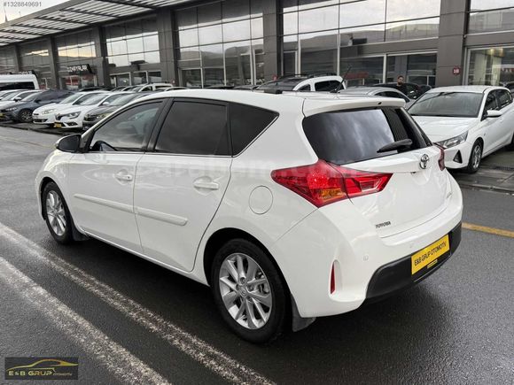2013 Auris 4D4 Otomatik Vites/Premium/Cam Tavan