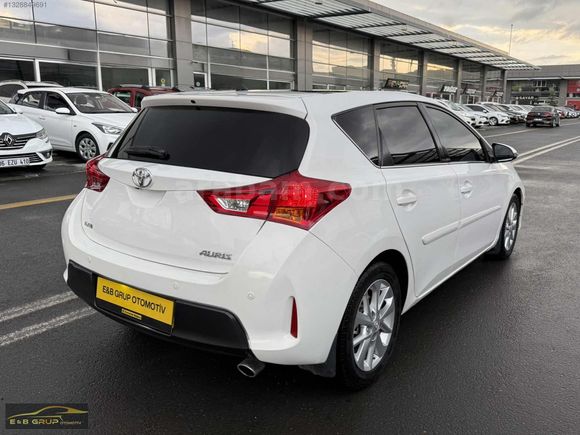 2013 Auris 4D4 Otomatik Vites/Premium/Cam Tavan