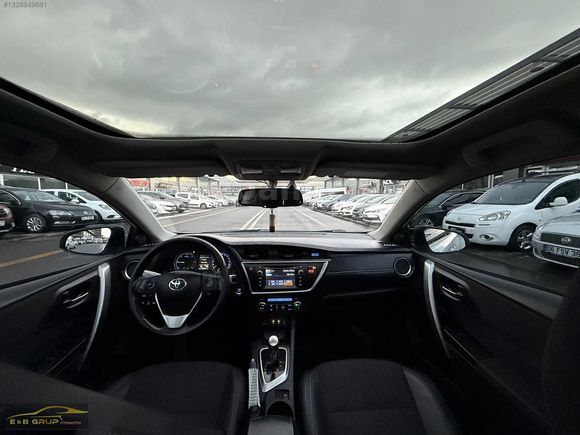 2013 Auris 4D4 Otomatik Vites/Premium/Cam Tavan