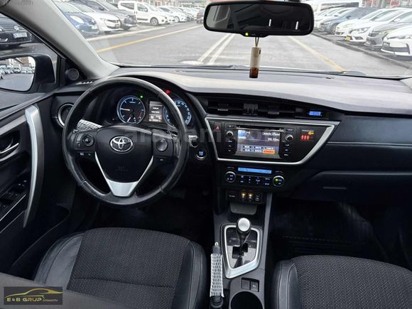 2013 Auris 4D4 Otomatik Vites/Premium/Cam Tavan
