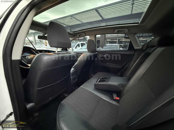 2013 Auris 4D4 Otomatik Vites/Premium/Cam Tavan