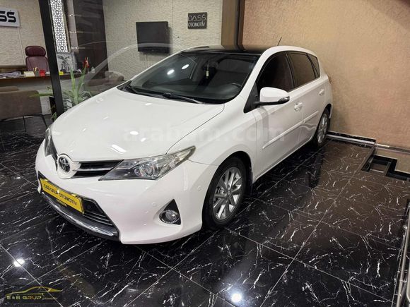 2013 Auris 4D4 Otomatik Vites/Premium/Cam Tavan