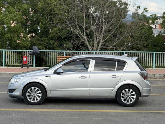 DEĞİŞENSİZ 1.3 DİZEL OPEL ASTRA BAKIMLI AİLE ARACI