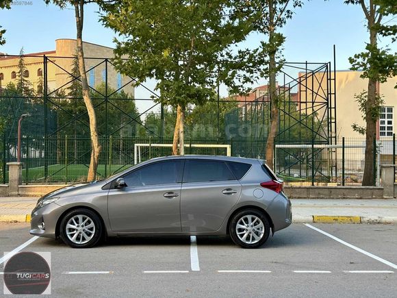 2014 MODEL 112 BİN KM AURİS CAM TAVAN ADVANCE SKYPACK