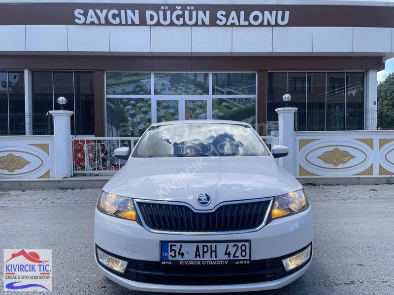 Galeriden Skoda Rapid 1.4 TDI GreenTec Spaceback Style 2015 Model
