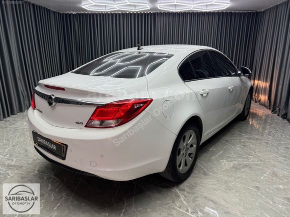 SARIBAŞLAR OTOMOTİV'DEN OPEL İNSİGNİA SUNROOFLU