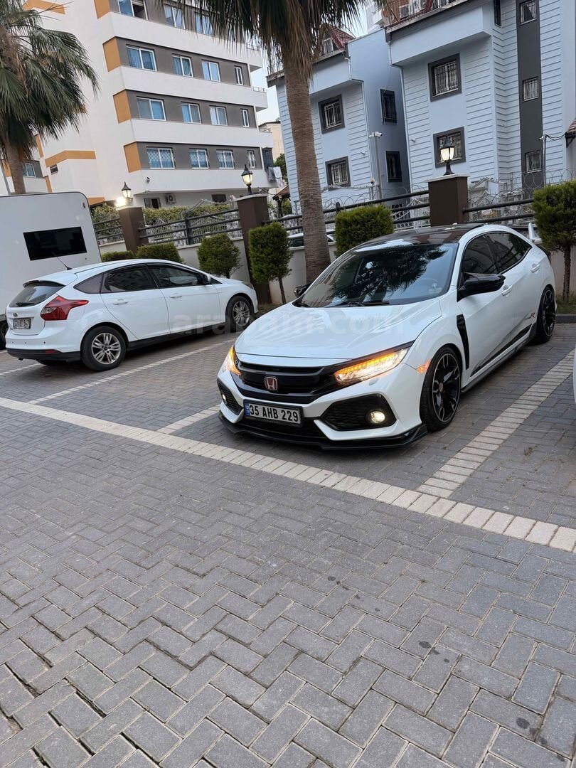 Sahibinden Honda Civic 1.5 i-VTEC Sport Plus 2018 Model Adana 65.000 km Beyaz 4