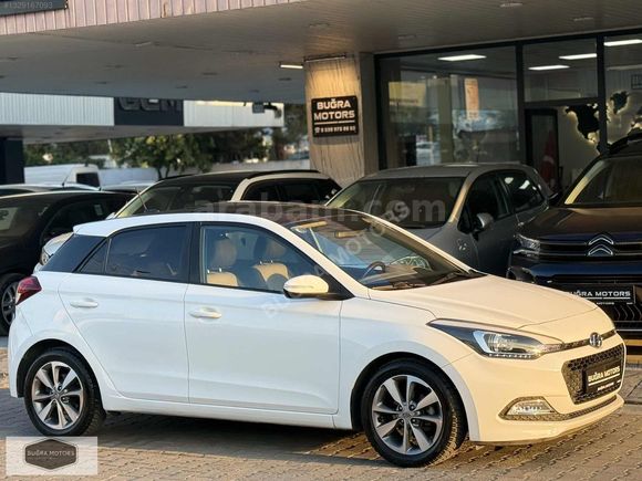 2017 Model Hyundai İ20 1.4 MPI Style Cam Tavan ' Geri Görüş