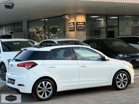 2017 Model Hyundai İ20 1.4 MPI Style Cam Tavan ' Geri Görüş