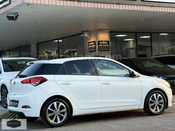 2017 Model Hyundai İ20 1.4 MPI Style Cam Tavan ' Geri Görüş