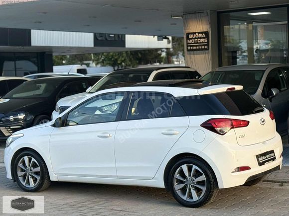 2017 Model Hyundai İ20 1.4 MPI Style Cam Tavan ' Geri Görüş