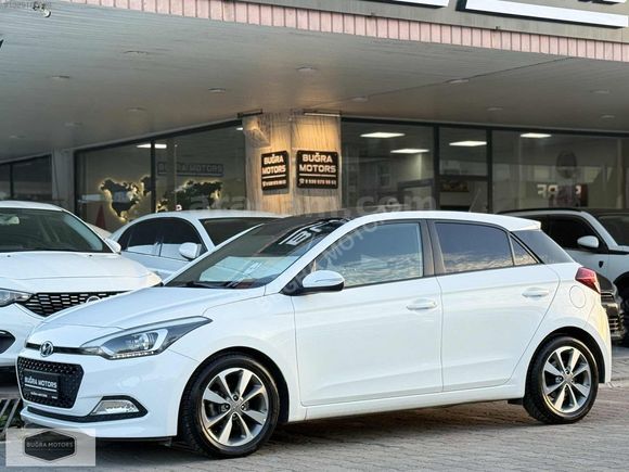 2017 Model Hyundai İ20 1.4 MPI Style Cam Tavan ' Geri Görüş
