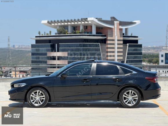 2025 HONDA CIVIC 1.5VTEC ELEGANCE PLUS HATASIZ BOYASIZ 182HP