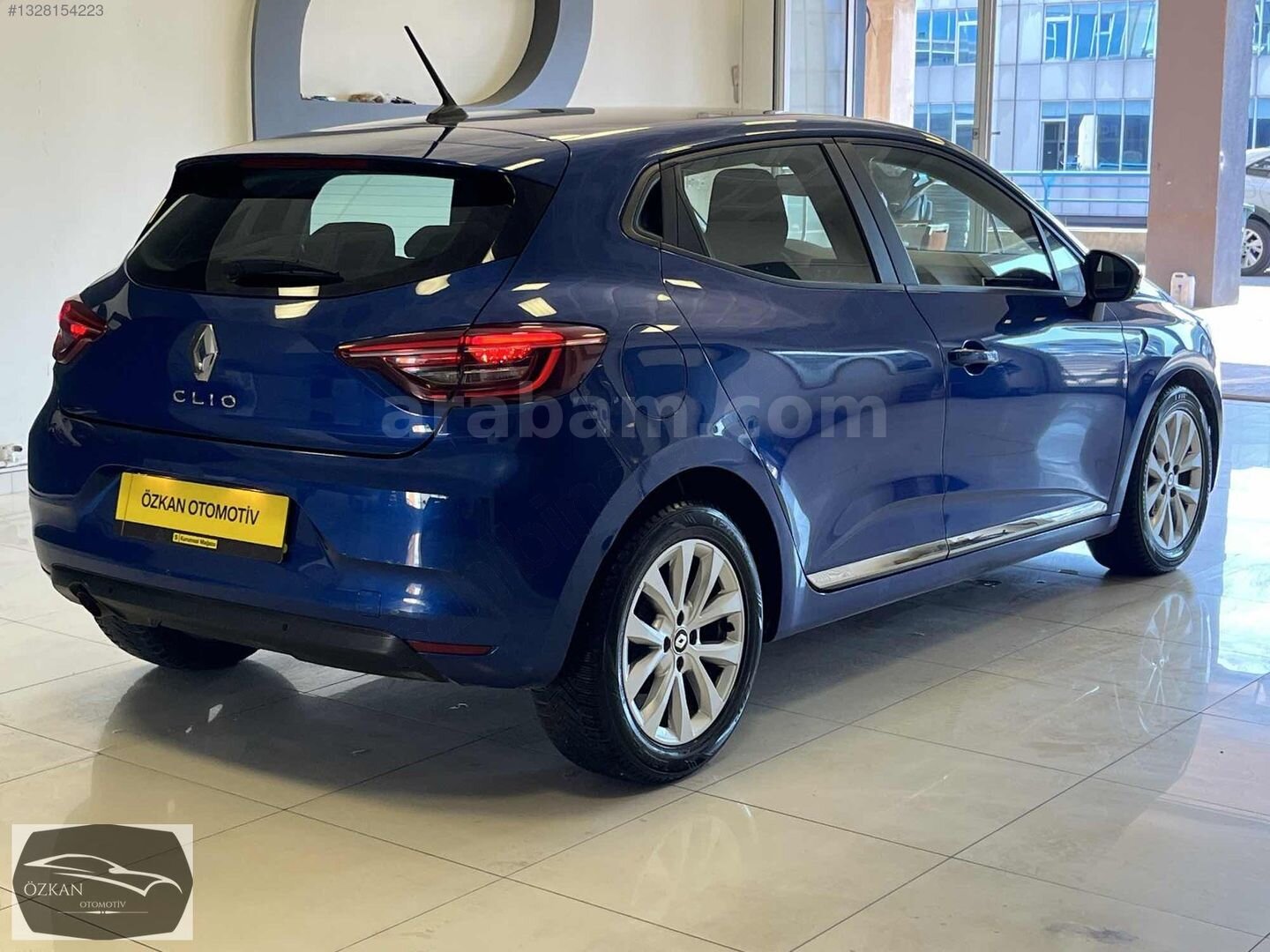 Galeriden Renault Clio 1.0 TCe Touch 2023 Model İstanbul 98.000 km Mavi 5