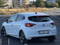 **RENAULT CLIO 1.0 TCE TOUCH X-TRONIC 2020 100 HP**