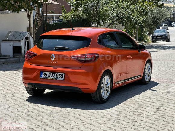 PARK35' DEN 2022 MODEL RENAULT CLIO 1.0 TCE TOUCH LANSMAN