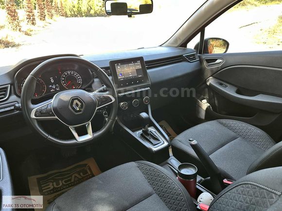 PARK35' DEN 2022 MODEL RENAULT CLIO 1.0 TCE TOUCH LANSMAN