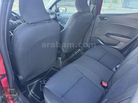 HATASIZ BOYASIZ 2023 CLİO 1.0 TCE 50 BİN'DE SERVİS BAKIMLI