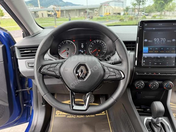 OTOMATİK HATASIZ BOYASIZ 35 BİN KM DE CLIO