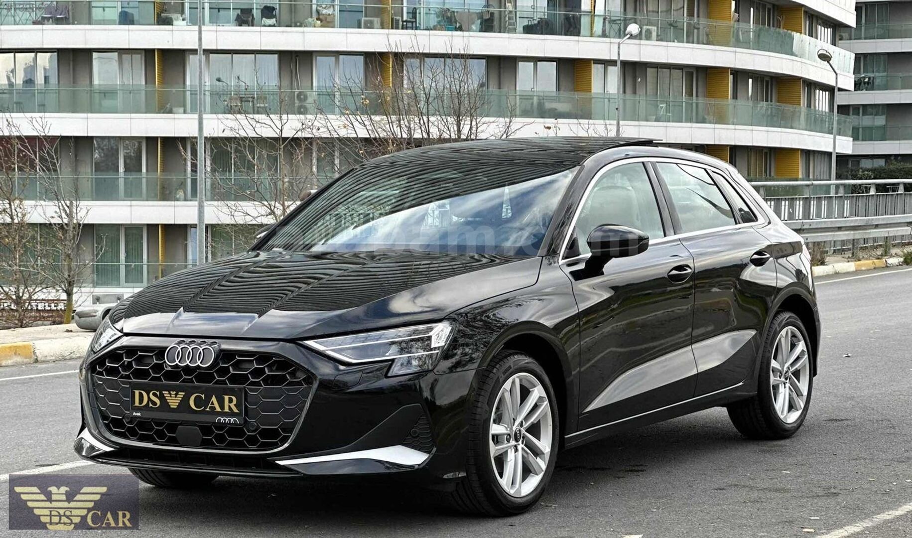 Galeriden Audi A3 Sportback 35 TFSI Advanced 2025 Model İstanbul 10.000 km Siyah 1