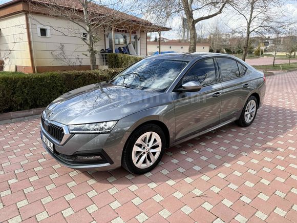 Sahibinden Skoda Octavia 1.0 e-Tec hatasiz boyasiz Elite hybride 2023 Model 