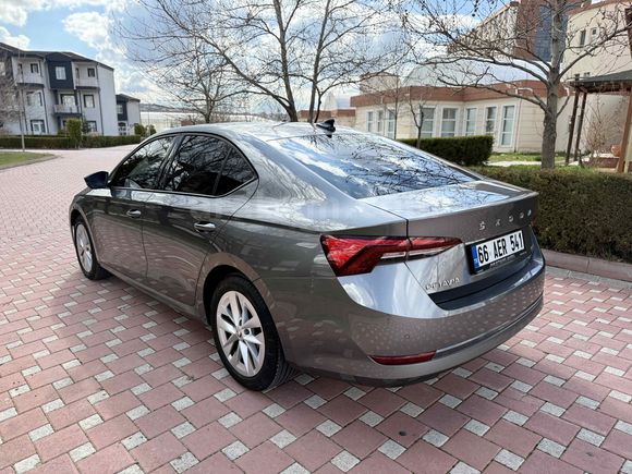 Sahibinden Skoda Octavia 1.0 e-Tec hatasiz boyasiz Elite hybride 2023 Model 