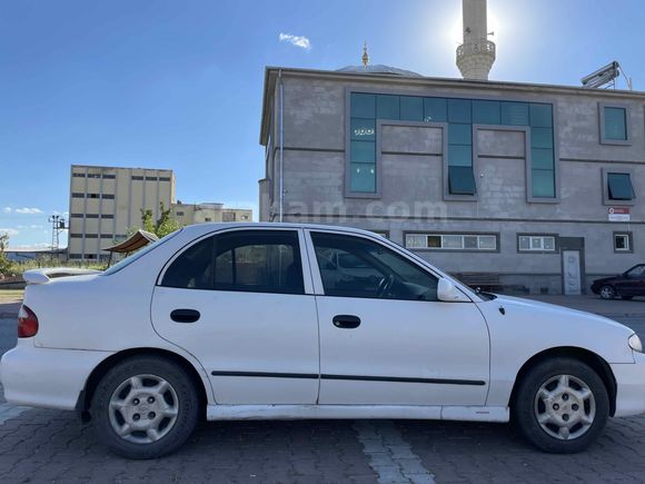Sahibinden Hyundai Accent 1.5 GLS 2000 Model 
