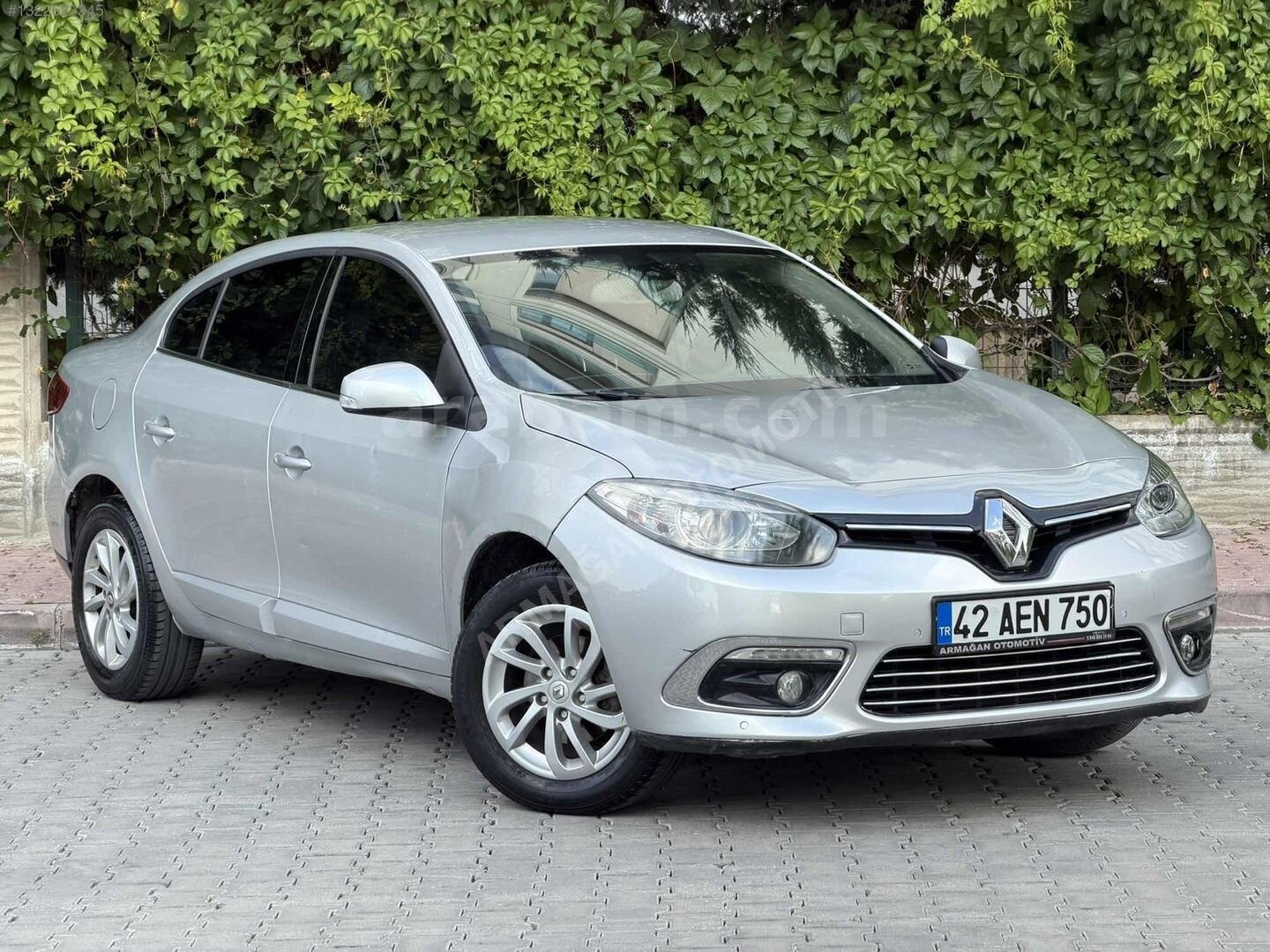 Galeriden Renault Fluence 1.5 dCi Icon 2013 Model Konya 300.000 km Gri 3