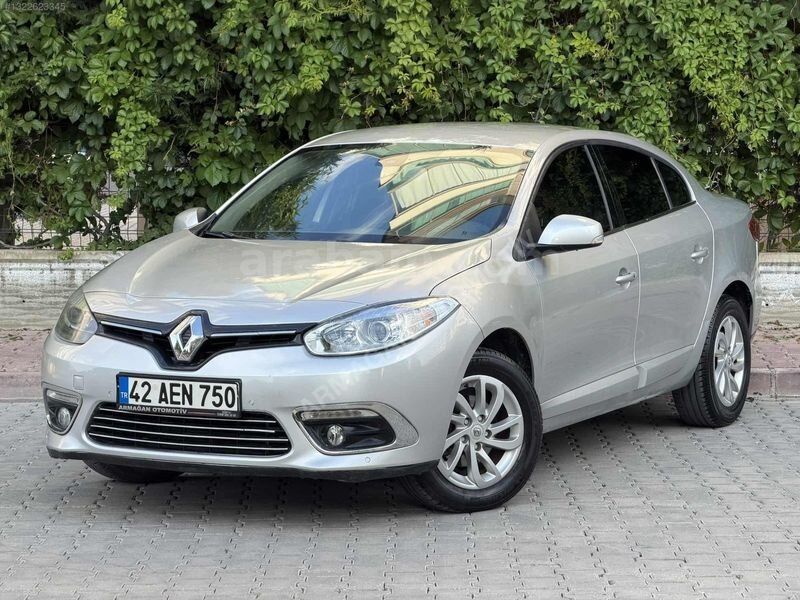 Galeriden Renault Fluence 1.5 dCi Icon 2013 Model Konya 300.000 km Gri
