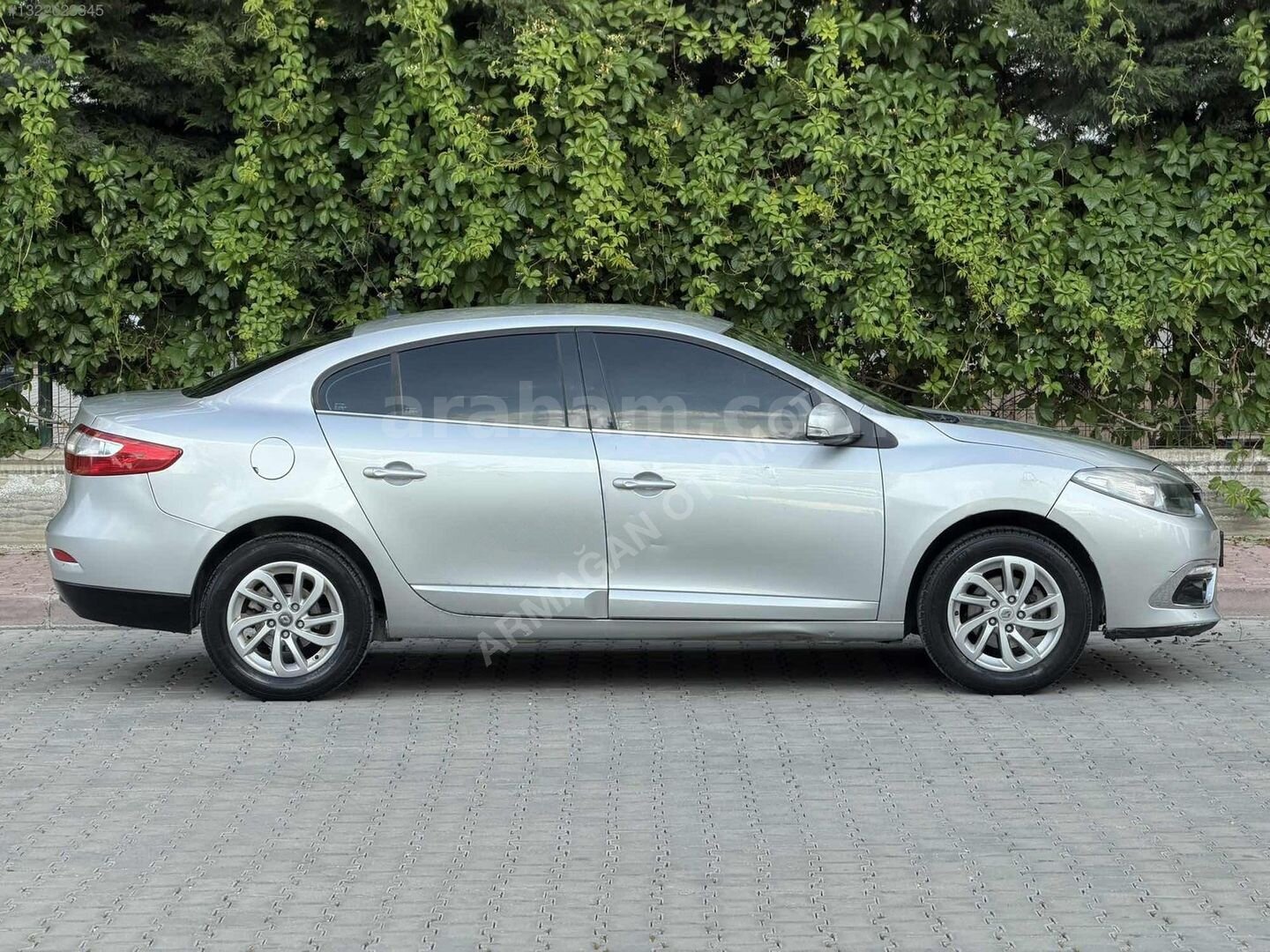 Galeriden Renault Fluence 1.5 dCi Icon 2013 Model Konya 300.000 km Gri 6