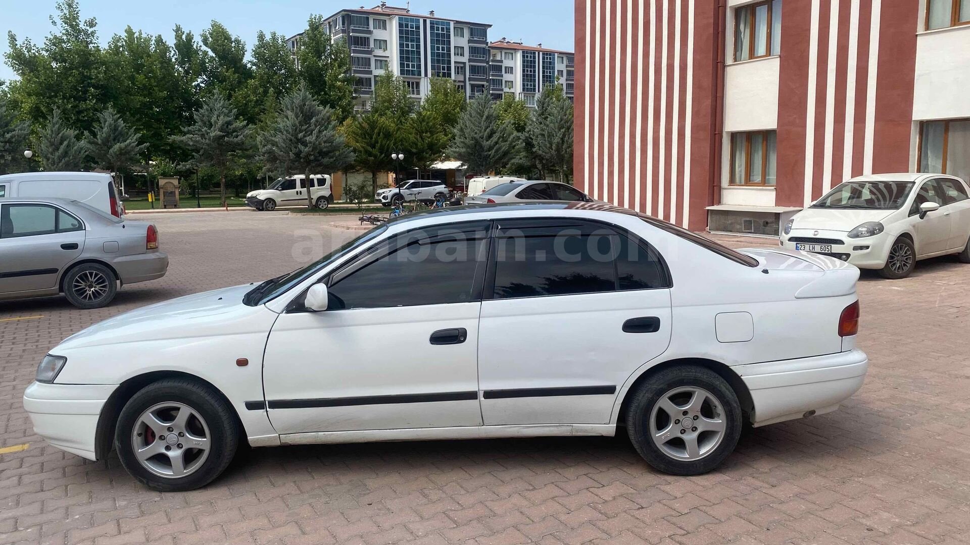 Sahibinden Toyota Carina 2.0 GLi 1997 Model Malatya 262.000 km Beyaz 5