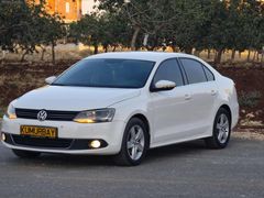 Uygun fiyata otomatik Jetta 1.6 dizel düşük kilometre