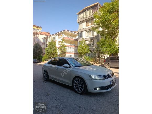 DEMİR OTOMOTİVDEN 2014 MODEL 1 PARÇA BOYALI JETTA