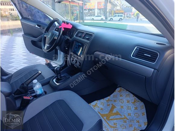 DEMİR OTOMOTİVDEN 2014 MODEL 1 PARÇA BOYALI JETTA