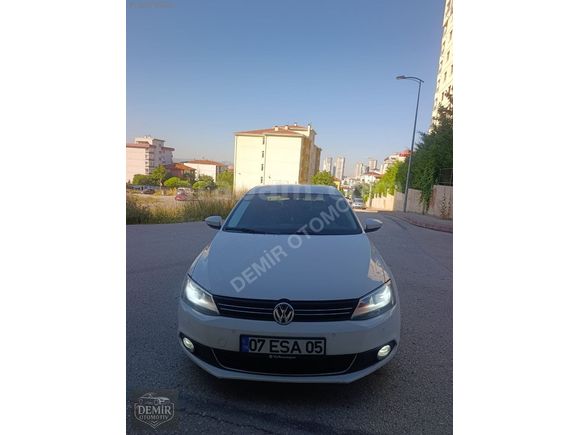 DEMİR OTOMOTİVDEN 2014 MODEL 1 PARÇA BOYALI JETTA