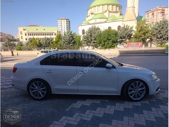 DEMİR OTOMOTİVDEN 2014 MODEL 1 PARÇA BOYALI JETTA