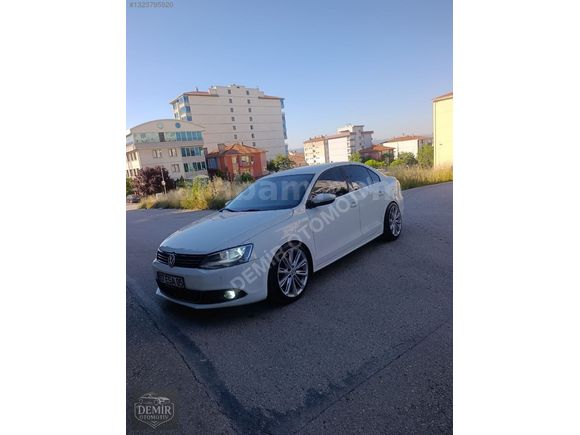 DEMİR OTOMOTİVDEN 2014 MODEL 1 PARÇA BOYALI JETTA