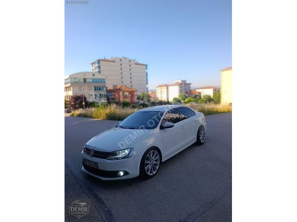 DEMİR OTOMOTİVDEN 2014 MODEL 1 PARÇA BOYALI JETTA