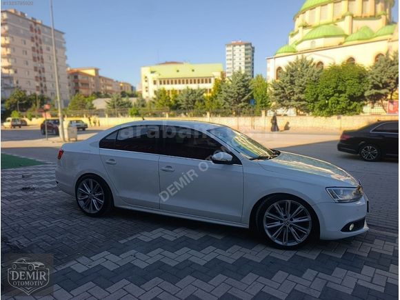 DEMİR OTOMOTİVDEN 2014 MODEL 1 PARÇA BOYALI JETTA