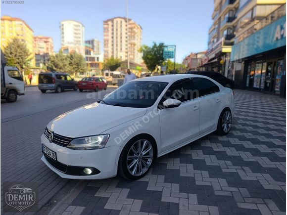 DEMİR OTOMOTİVDEN 2014 MODEL 1 PARÇA BOYALI JETTA