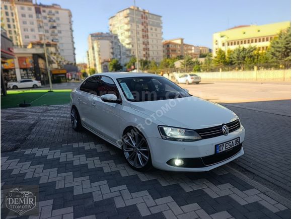 DEMİR OTOMOTİVDEN 2014 MODEL 1 PARÇA BOYALI JETTA