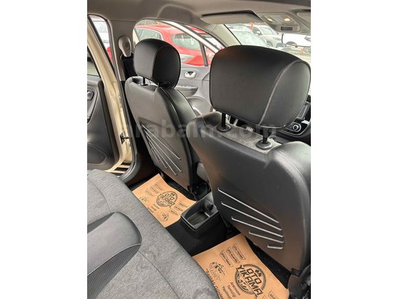 Sahibinden Renault Captur 1.5 dCi Icon 2017 Model  139.000 km Bej