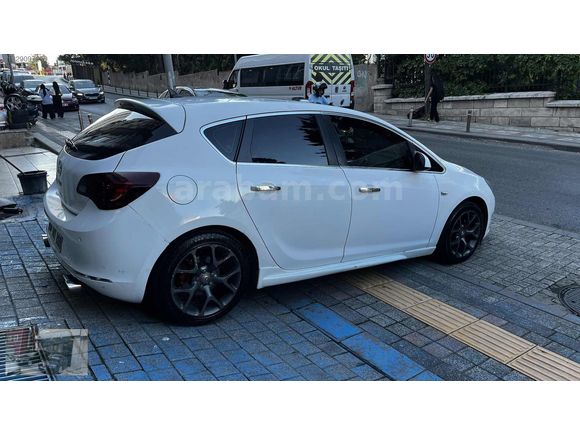 Opel astra 2013 SPORT 182 bin km