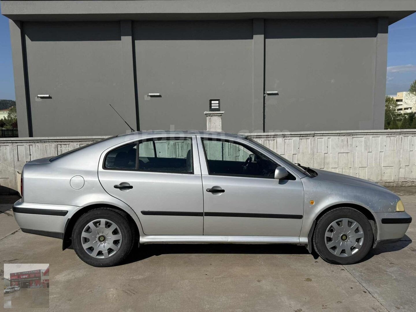 Galeriden Skoda Octavia 1.6 SLX 2000 Model Çorum 215.000 km Gri 4