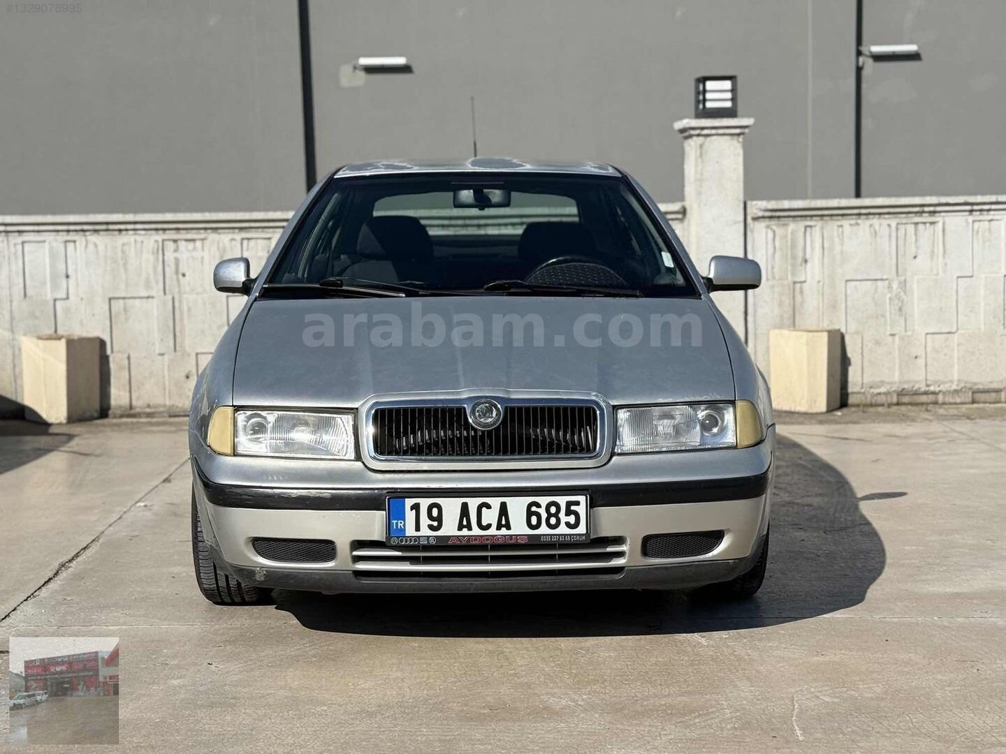 Galeriden Skoda Octavia 1.6 SLX 2000 Model Çorum 215.000 km Gri 1