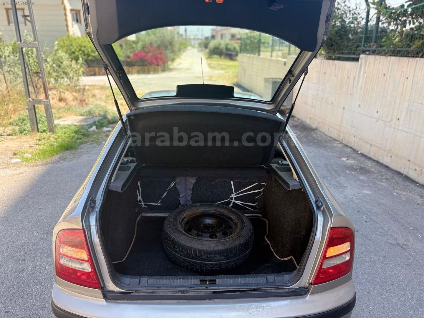 Galeriden Skoda Octavia 1.6 Tour 2008 Model Mersin 327.000 km Gri 7