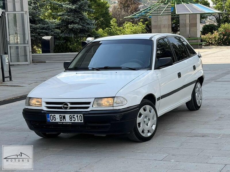 Galeriden Opel Astra 1.4 GL 1994 Model Ankara 625.000 km Beyaz